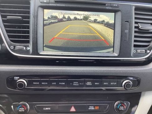 Used 2015 Kia Sedona SX FWD image 22