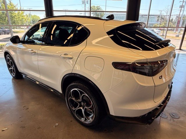 New 2026 Alfa Romeo Stelvio Sprint AWD/4WD image 3