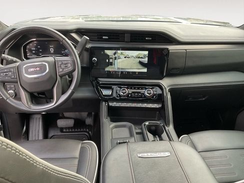 Used 2025 GMC Sierra 2500 AT4X AWD/4WD image 10