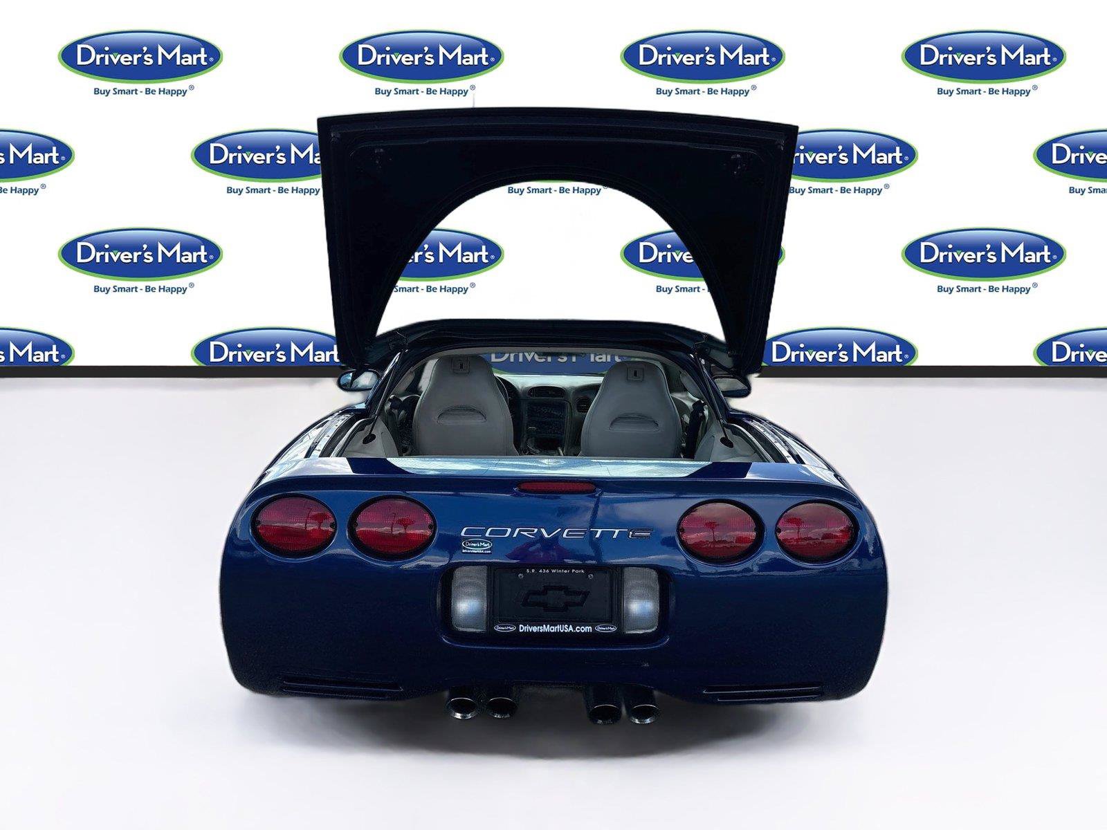 Used 2004 Chevrolet Corvette Coupe w/ Preferred Equipment Group RWD image 19