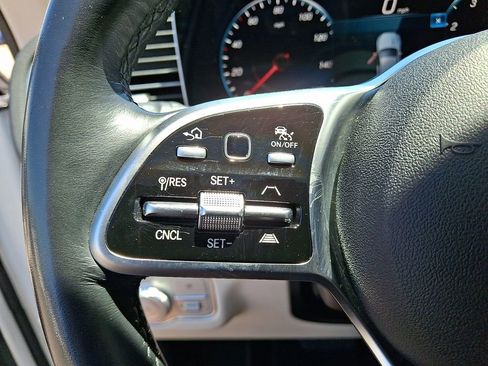 Used 2021 Mercedes-Benz GLE 450 4MATIC image 22