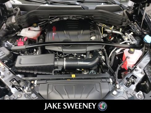 Used 2022 Alfa Romeo Stelvio Veloce image 27