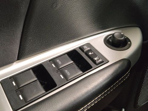 Used 2014 Chrysler 200 S image 27