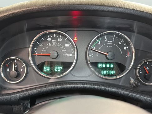 Used 2015 Jeep Wrangler Unlimited Sport image 29