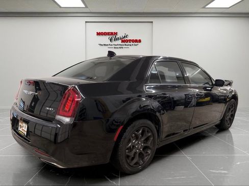Used 2019 Chrysler 300 S AWD/4WD image 7