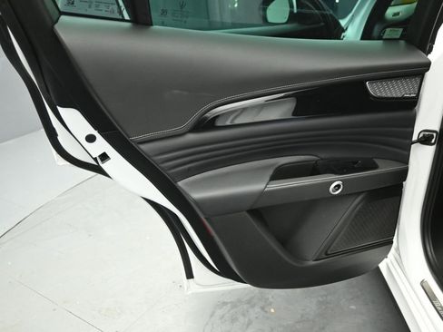 Used 2023 Maserati Grecale Modena AWD/4WD image 21