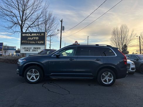 Used 2018 Volvo XC90 T5 Momentum image 2