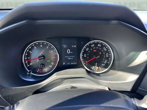 Used 2022 Toyota RAV4 XLE image 22