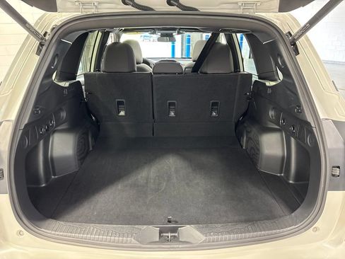 Used 2025 Subaru Forester Premium AWD/4WD image 36