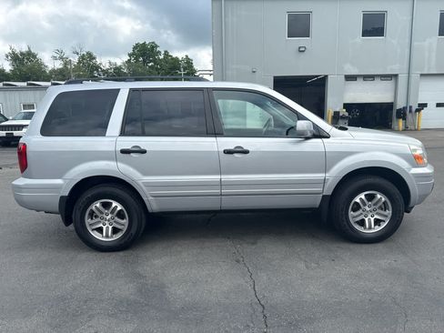 Used 2004 Honda Pilot EX image 2