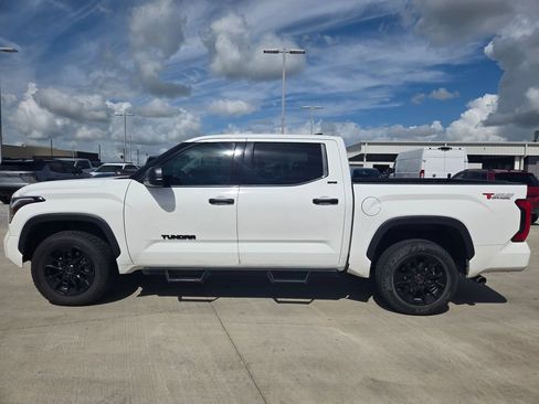 Used 2022 Toyota Tundra SR5 AWD/4WD image 6
