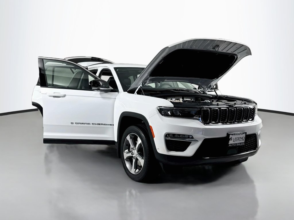 Used 2023 Jeep Grand Cherokee 4WD 4xe w/ Luxury Tech Group II image 27