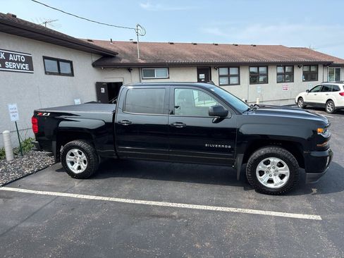 Used 2018 Chevrolet Silverado 1500 LT w/ All Star Edition AWD/4WD image 2