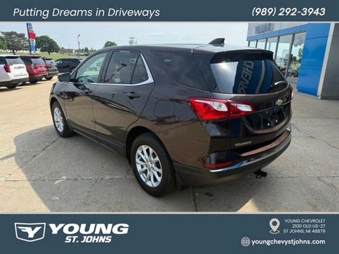 Used 2020 Chevrolet Equinox LT w/ Driver Convenience Package FWD image 3