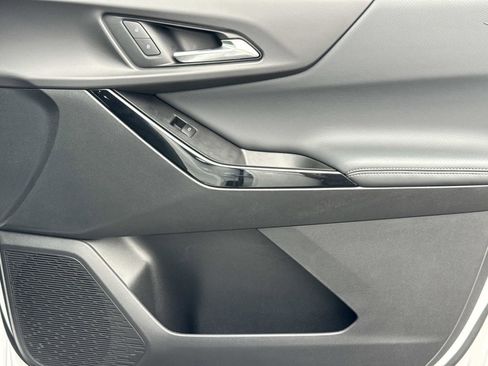 Used 2025 Chevrolet Equinox LT w/ Convenience Package II image 18