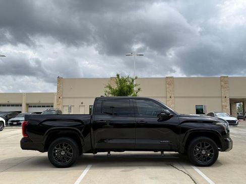 Used 2024 Toyota Tundra Platinum AWD/4WD image 5