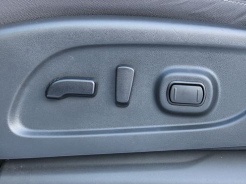 Certified 2024 Nissan Titan SV w/ SV Convenience Package image 33