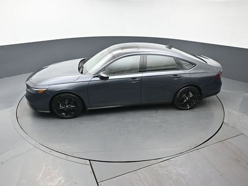 Used 2025 Honda Accord SE image 41