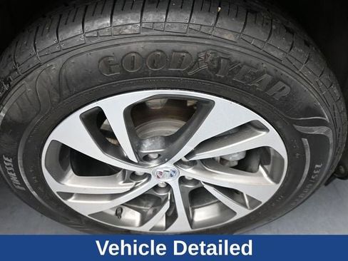 Used 2022 Buick Envision Essence w/ Technology Package I image 16