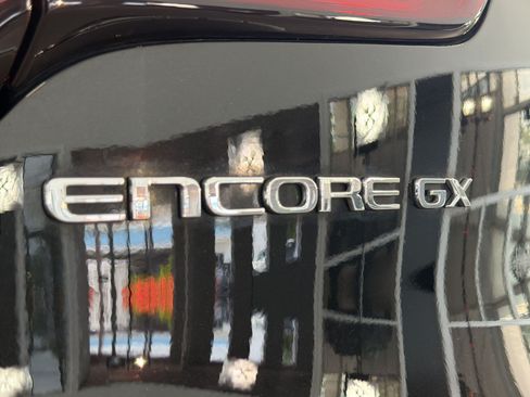 Used 2024 Buick Encore GX Sport Touring w/ Experience Buick Package FWD image 33