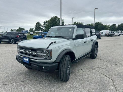 Used 2023 Ford Bronco Big Bend AWD/4WD image 3