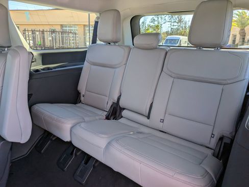 New 2025 Ford Expedition Max Active image 15