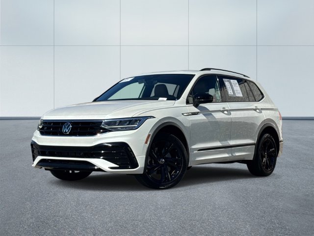 Certified 2024 Volkswagen Tiguan SE R-Line FWD image 1