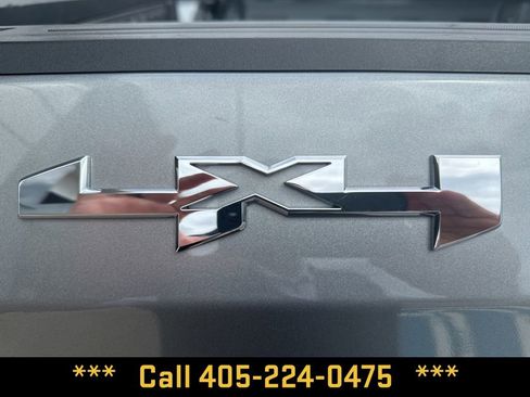Used 2025 GMC Sierra 1500 SLT AWD/4WD image 9