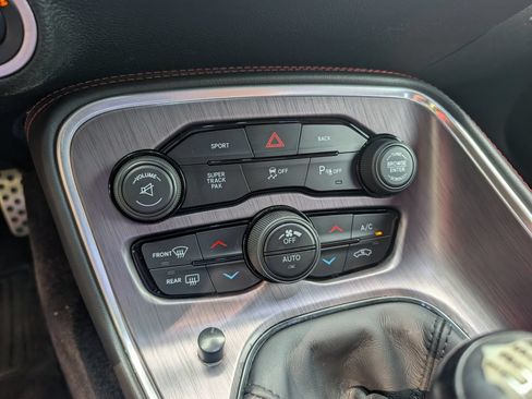 Used 2016 Dodge Challenger R/T Scat Pack RWD image 20
