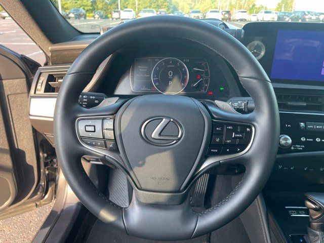 Used 2025 Lexus ES 350 w/ Premium Package FWD image 10