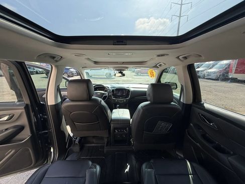 Used 2021 Chevrolet Traverse LT w/ LT Premium Package AWD/4WD image 32