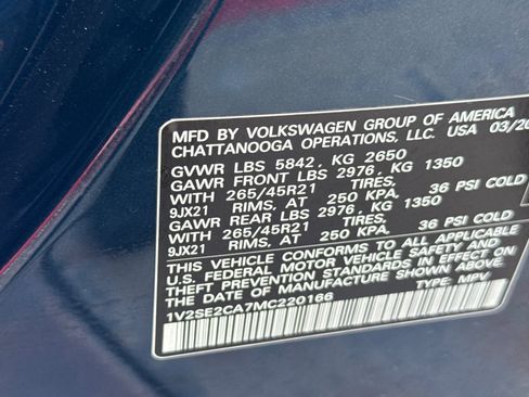Used 2021 Volkswagen Atlas Cross Sport SEL R-Line AWD/4WD image 29