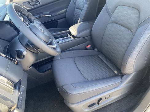 New 2025 Nissan Pathfinder SV image 21