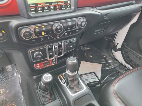 Used 2020 Jeep Gladiator Rubicon w/ Advanced Safety Group image 31