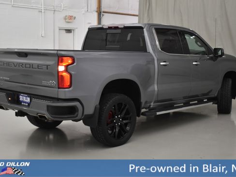 Used 2019 Chevrolet Silverado 1500 High Country w/ Technology Package image 15