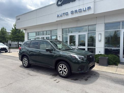 Used 2023 Subaru Forester Premium AWD/4WD image 1