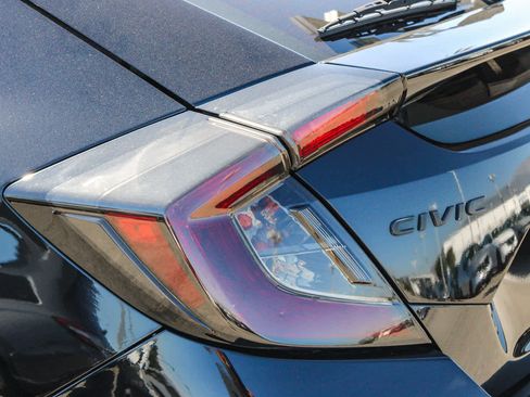 Certified 2018 Honda Civic EX image 6