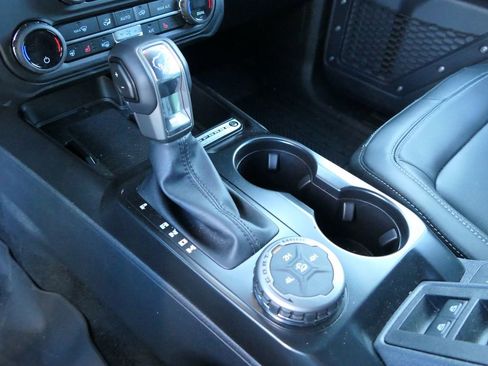 Used 2025 Ford Bronco Outer Banks image 24