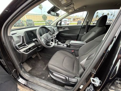 Used 2023 Kia Sportage LX FWD image 11