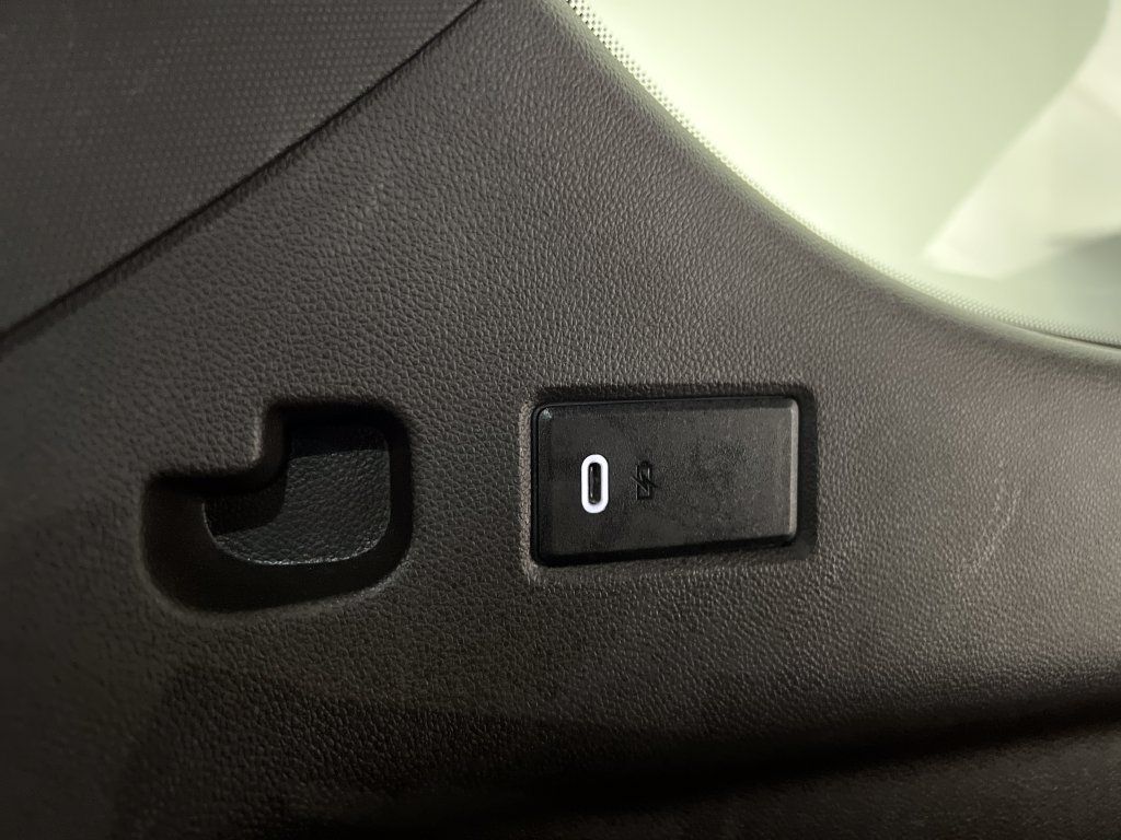 Used 2024 GMC Yukon SLT RWD image 37