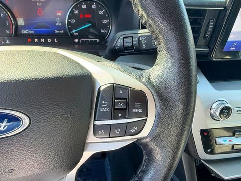 Used 2022 Ford Explorer XLT w/ Equipment Group 202A image 17