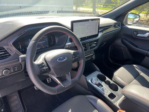 Used 2023 Ford Escape ST-Line w/ Tech Pack #1 image 9