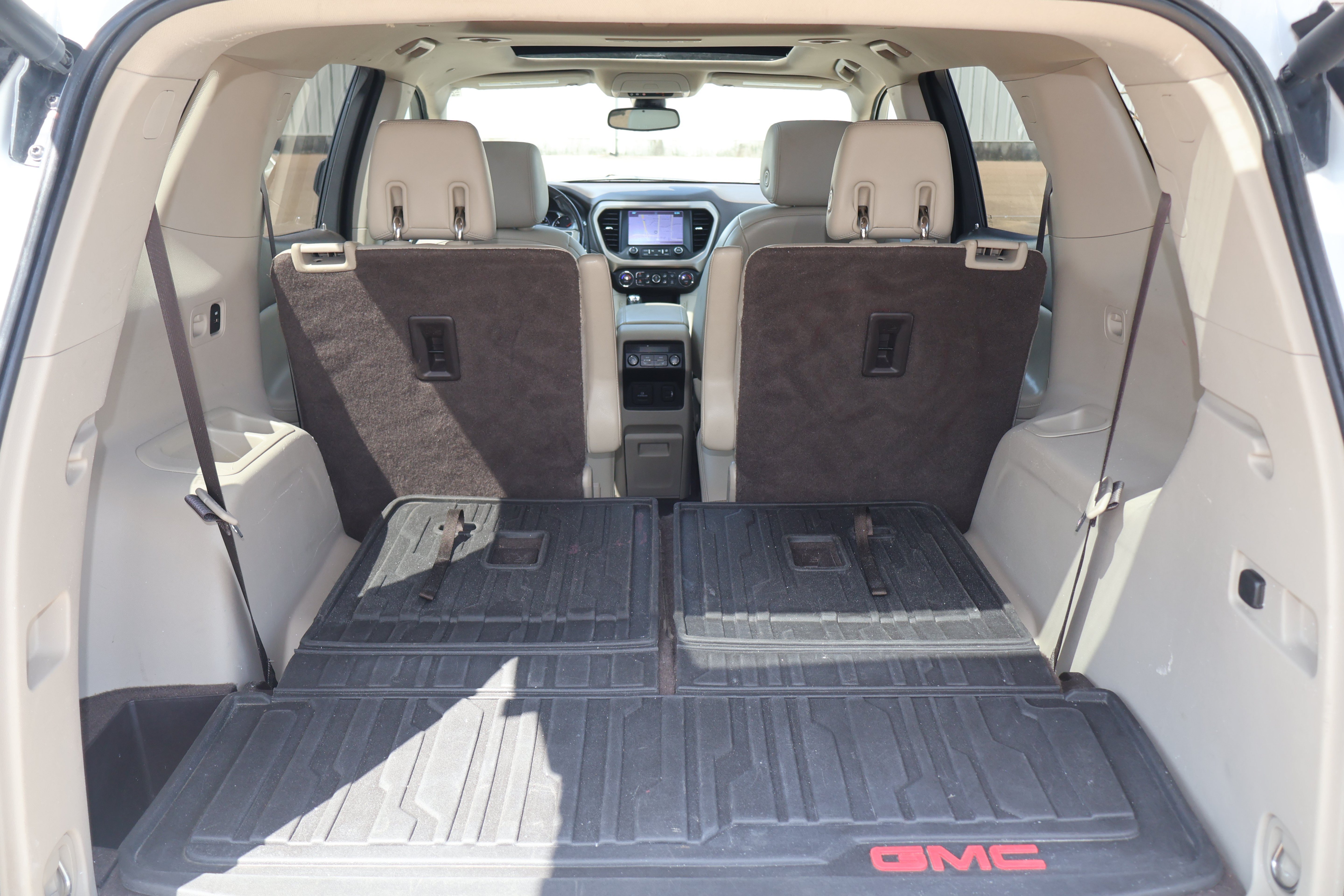 Used 2019 GMC Acadia Denali w/ Technology Package FWD image 20