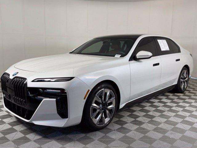 Used 2024 BMW i7 xDrive60 AWD/4WD image 2