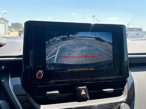 Used 2023 Toyota Corolla LE FWD image 9
