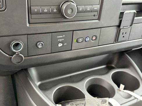 New 2025 Chevrolet Express 3500 Extended image 11