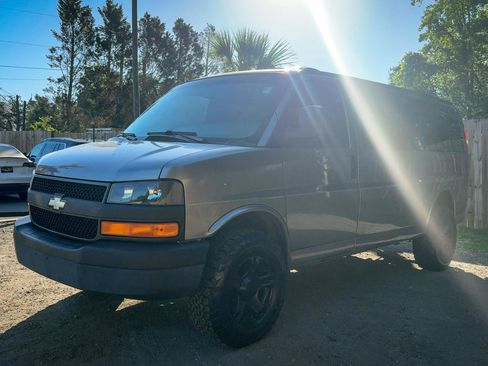 Used 2007 Chevrolet Express 1500 AWD Passenger w/ LT Preferred Equipment Group image 3