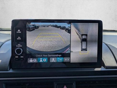 Used 2025 Honda Pilot Elite image 13