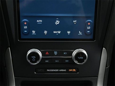 Used 2021 Ford Edge ST-Line image 31