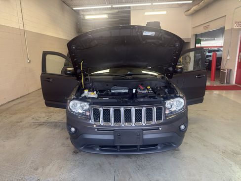 Used 2016 Jeep Compass Sport w/ Power Value Group image 8